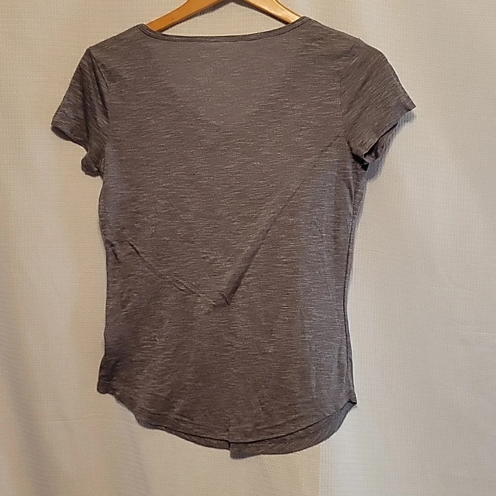 SO Perfect V-neck Relaxed Shirt